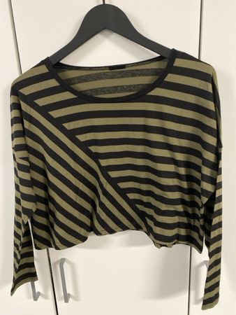 T-Shirt kurz S/M. 100% Baumwolle - schwarz/olive