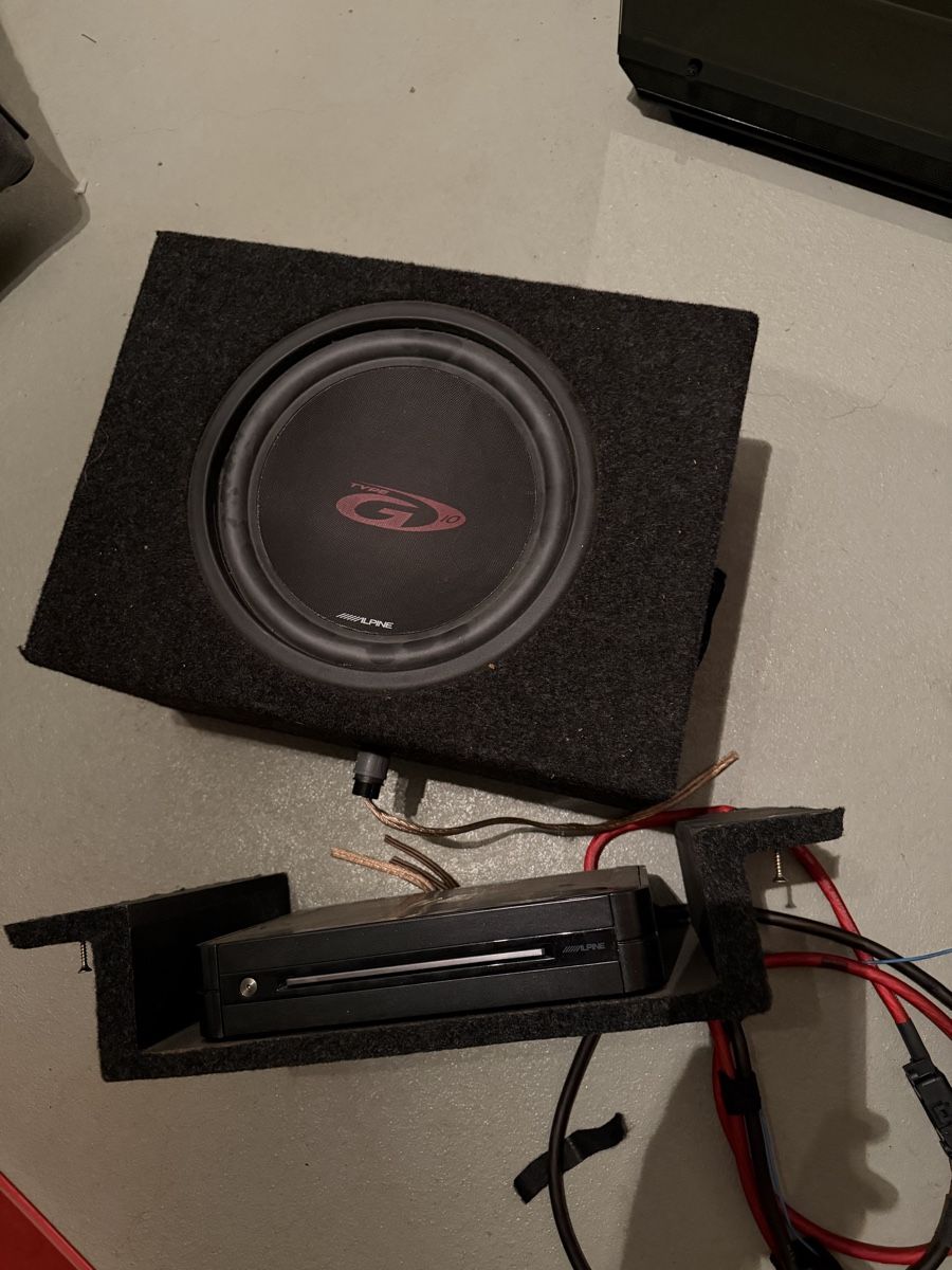 Alpine Verstärker: Alpine Verstärker Subwoofer Set – Gebraucht aus Seuzach von Darksheep 1