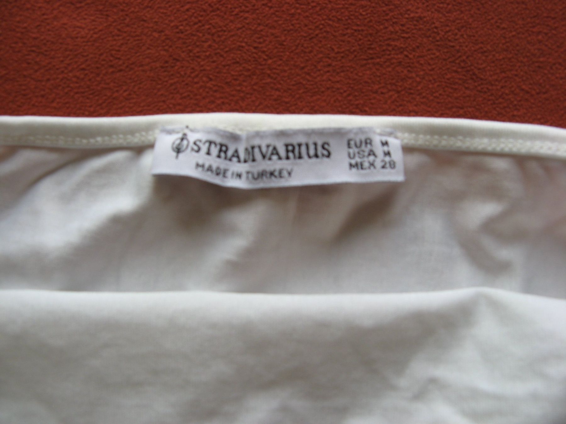 Stradivarius Top: Top weiss Gr. M Stradivarius – Usato da Zürich venduto da apil 3