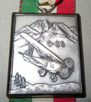 Medaille Alpnach OW 1973: Flugzeug K+W C-35 vor Pilatus