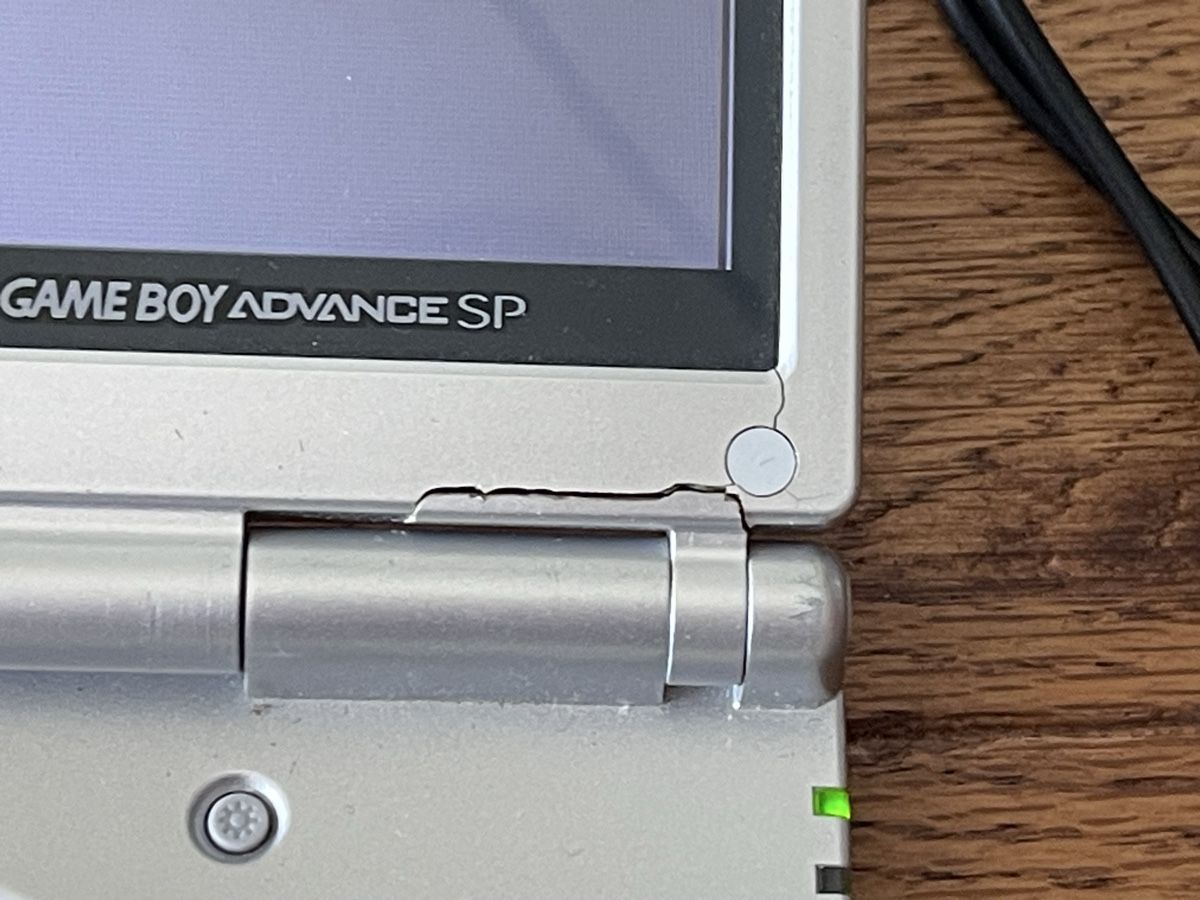 Nintendo Console: Game Boy Advance SP AGS-001 Silber mit Ladekabel – Usato da Zuerich venduto da Dorsi 4