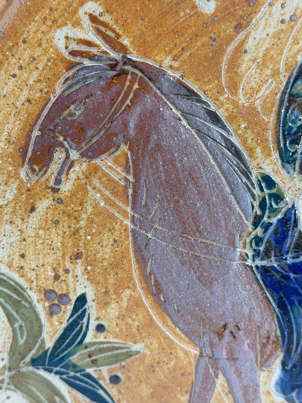 Piatti di portata: Sylvie Déverchère - Grand plateau en grés "Femme à cheval" – Usato da Morges venduto da magicle 3