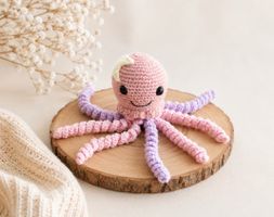 Süsser gehäkelter Oktopus, Kuscheltier, Handarbeit Neu