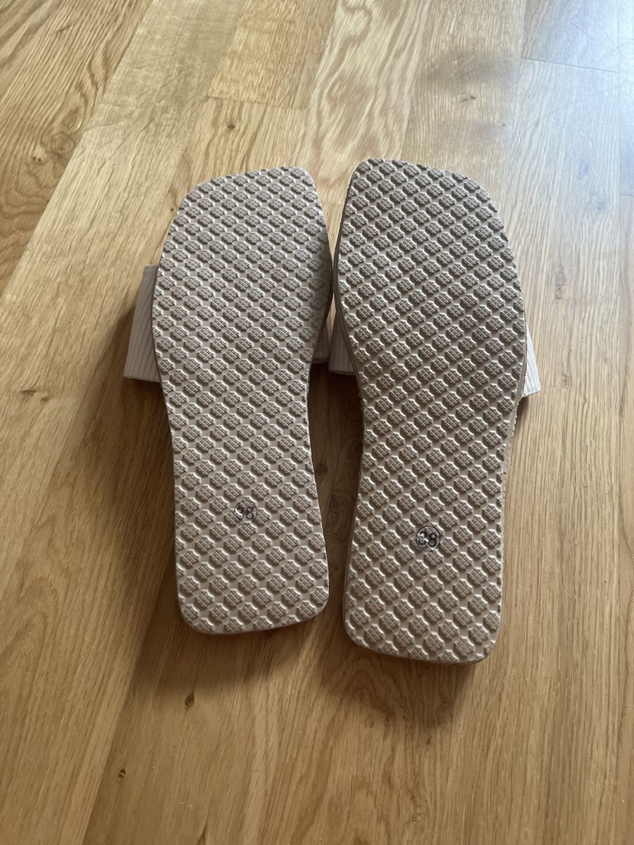 Damenschuhe: Sandales blanches – Neu und originalverpackt aus Le Locle von Mayd_h 2