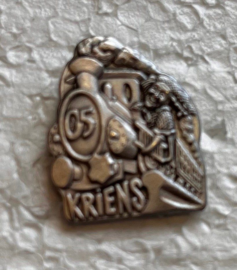 Krienser Placchette & Badge: Fasnachts Pin Kriens 2005 – Usato da Obernau venduto da Wgnom