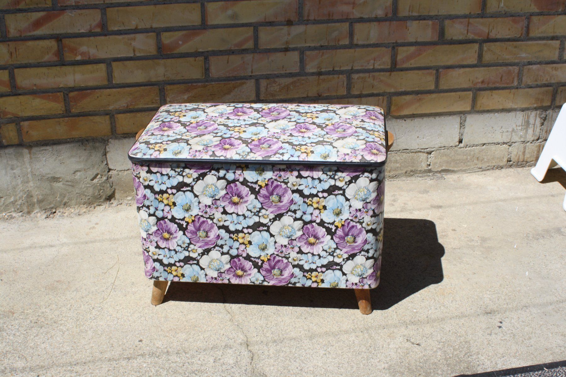Truhen: VINTAGE TRUHE BOX DESIGNKLASSIKER – Gebraucht aus Wauwil von Pneuedy 3