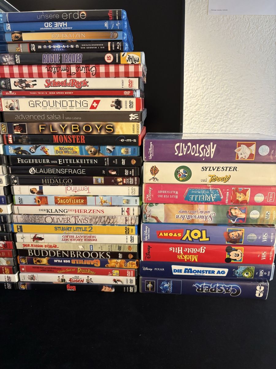 Alle DVDs: AUFLÖSUNG SELTENE BLURAY / DVD / VHS SAMMLUNG – Gebraucht aus Langnau am Albis von CollectingCoRe 7