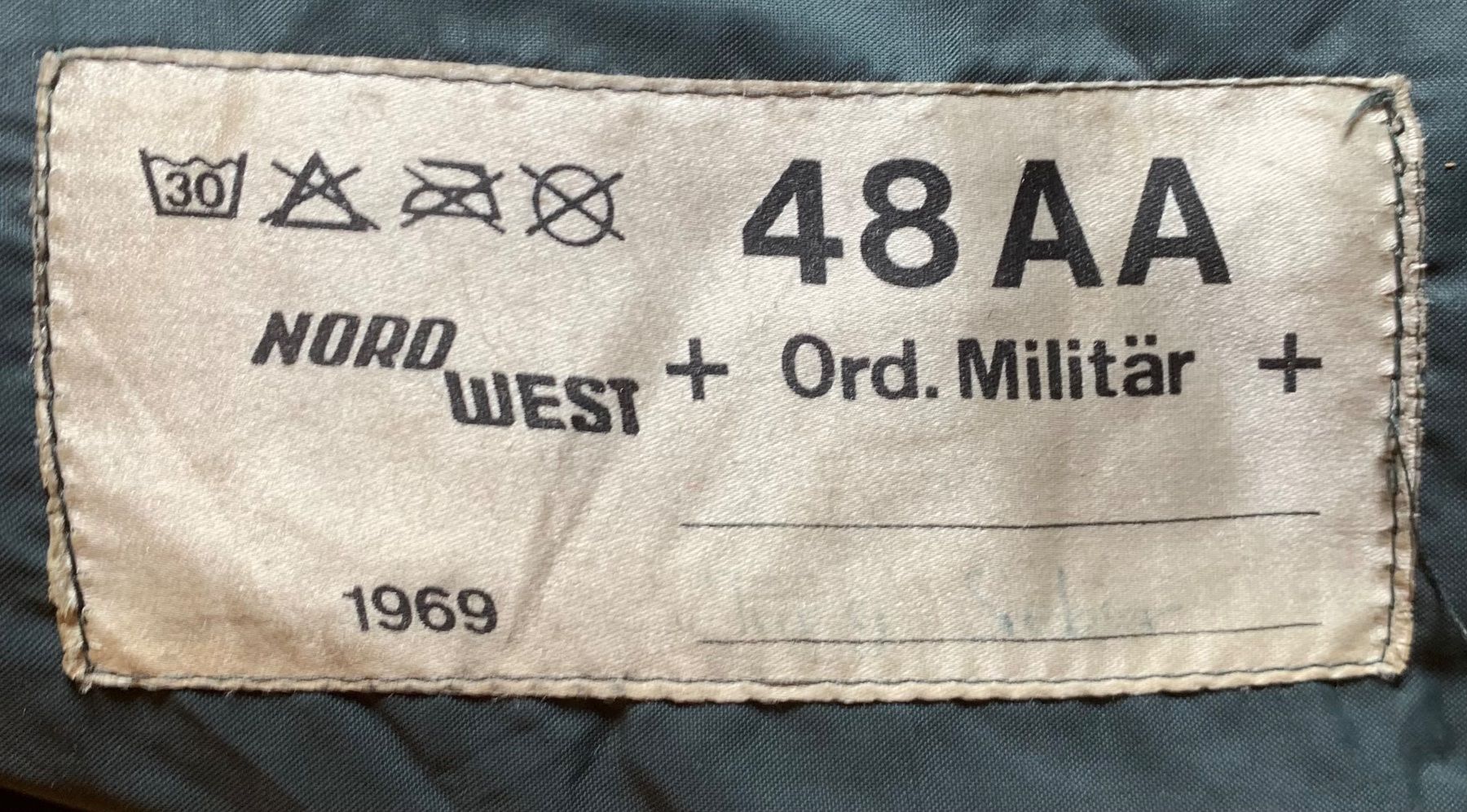 Schweizer Armee Cappotti: Ausgangs-Regenschutz der CH Armee Grösse 48AA – Usato da Goldingen venduto da Bergler012 1