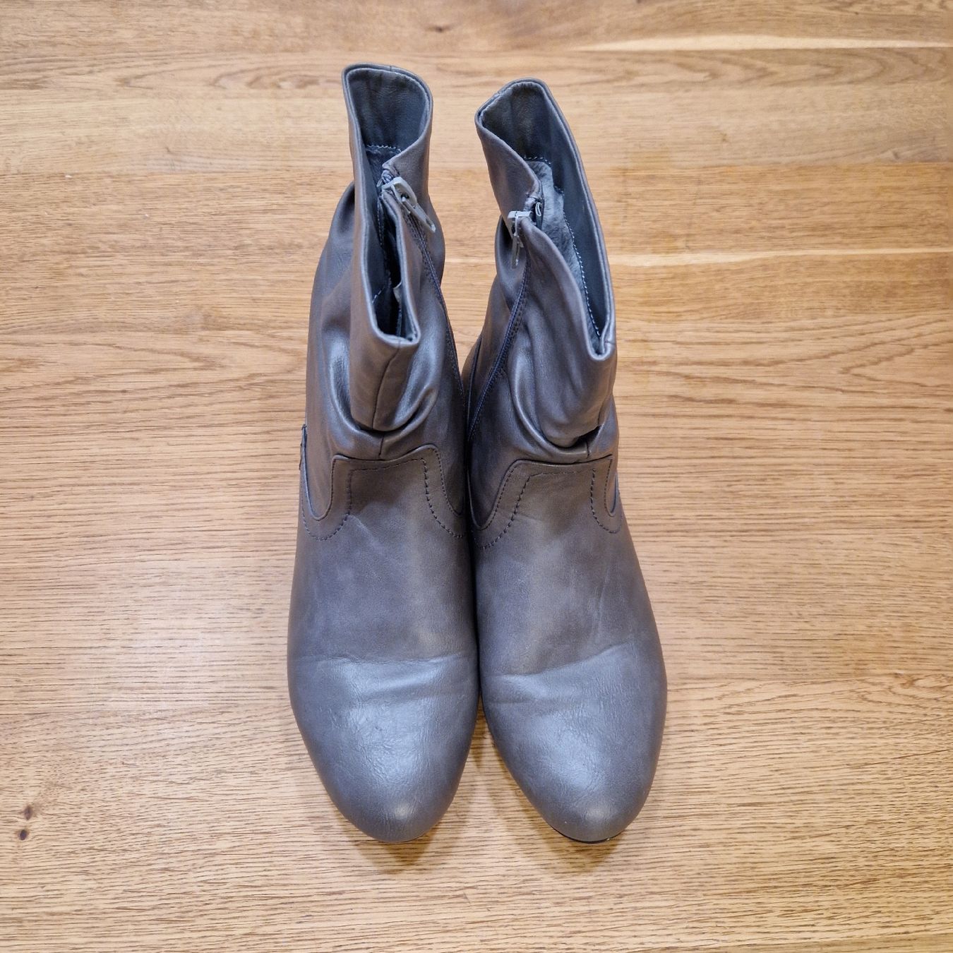 Scarpe da donna: Stiefeletten Grösse 40 – Usato da Siebnen venduto da Nice_meis