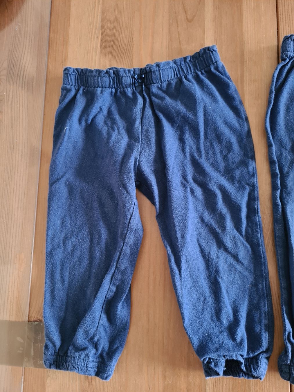 Carter's Pantaloni: 2 Carter's Hosen Gr. 12 Monate. – Usato da Horw venduto da Mirii91 5