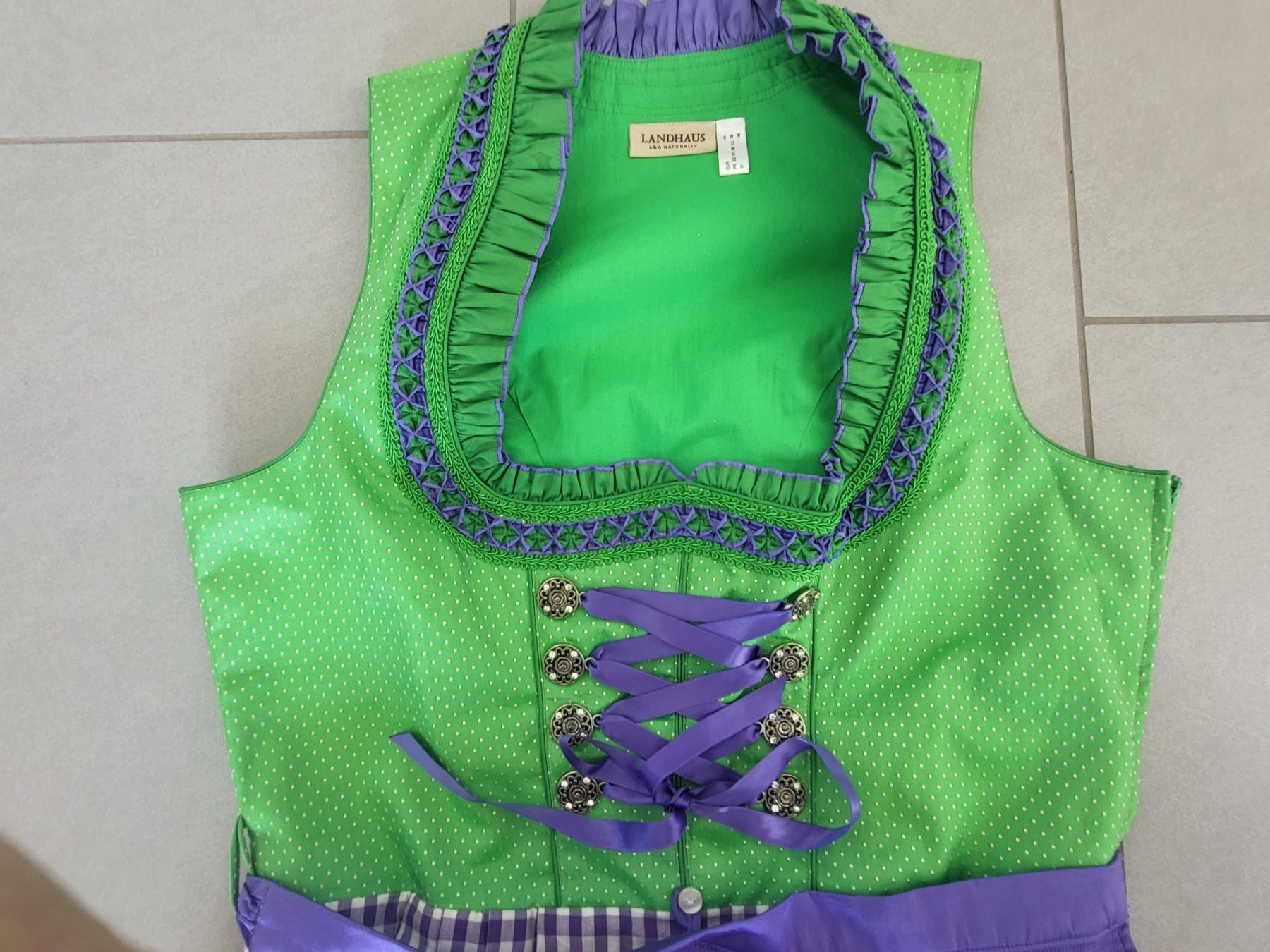 Costumi: Dirndl gr. 42 44 top Zustand – Usato da Boswil venduto da i12i 3