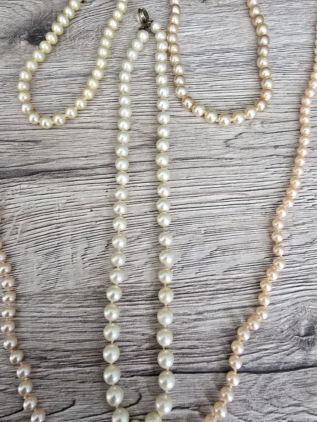 Catenine: Alte verschiedene Perlenketten Modeschmuck..... – Usato da Stansstad venduto da raser0rico 1