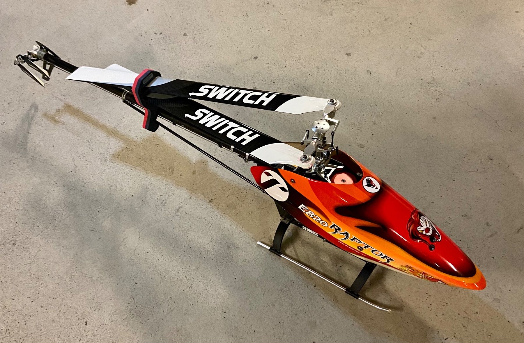 Modellismo RC: Thundertiger Raptor E820 mit Ersatzhaube – Usato da Pratteln venduto da Arthband 5