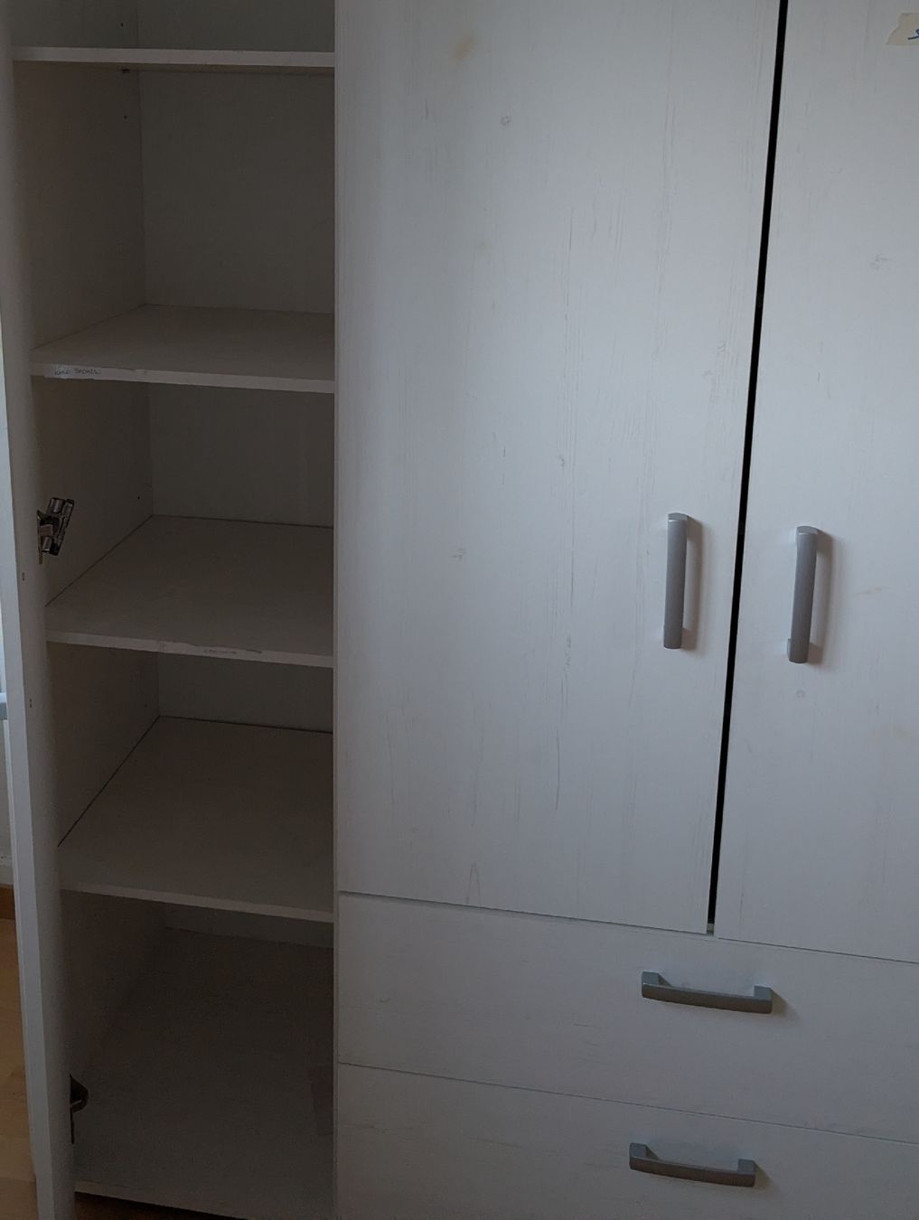 Armadi: Kinderzimmerschrank weiss – Usato da Wattwil venduto da Lilo111 3