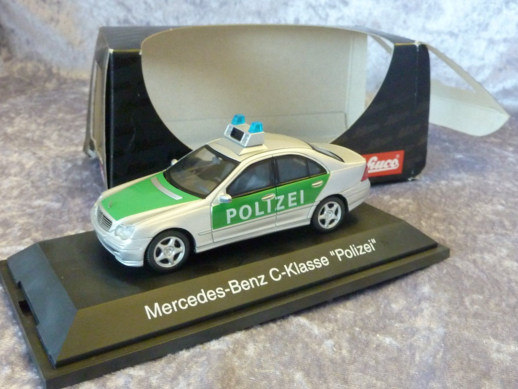 Schuco Modellini d'auto: Mercedes C-Klasse W203 Polizei 1:43 – Nuovo (secondo la descrizione) da Dürrenäsch venduto da modellautos4you