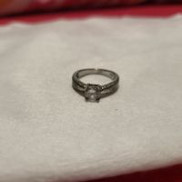 ​Solitärring: Klassischer 925 Silberring mit Zirkonia Solitä