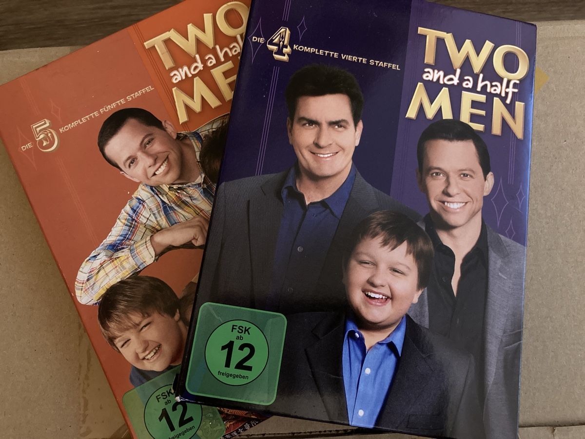 Tutti i DVDs: Two and a Half Men (S4 and S5) – Usato da Neuchâtel venduto da Tradeboi