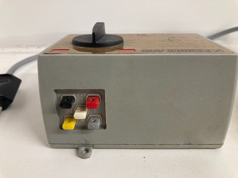Arnold Modellini di ferrovie: 3er Set Arnold Transformator 7093, 7096, 4AA3108, – Usato da Büsserach venduto da ModellbahnDepot 5