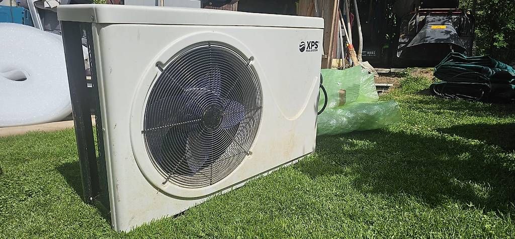Radiatori: Pompe à chaleur pour chauffage- refroidissement piscine – Usato da La Sagne VD venduto da Michel1450 1
