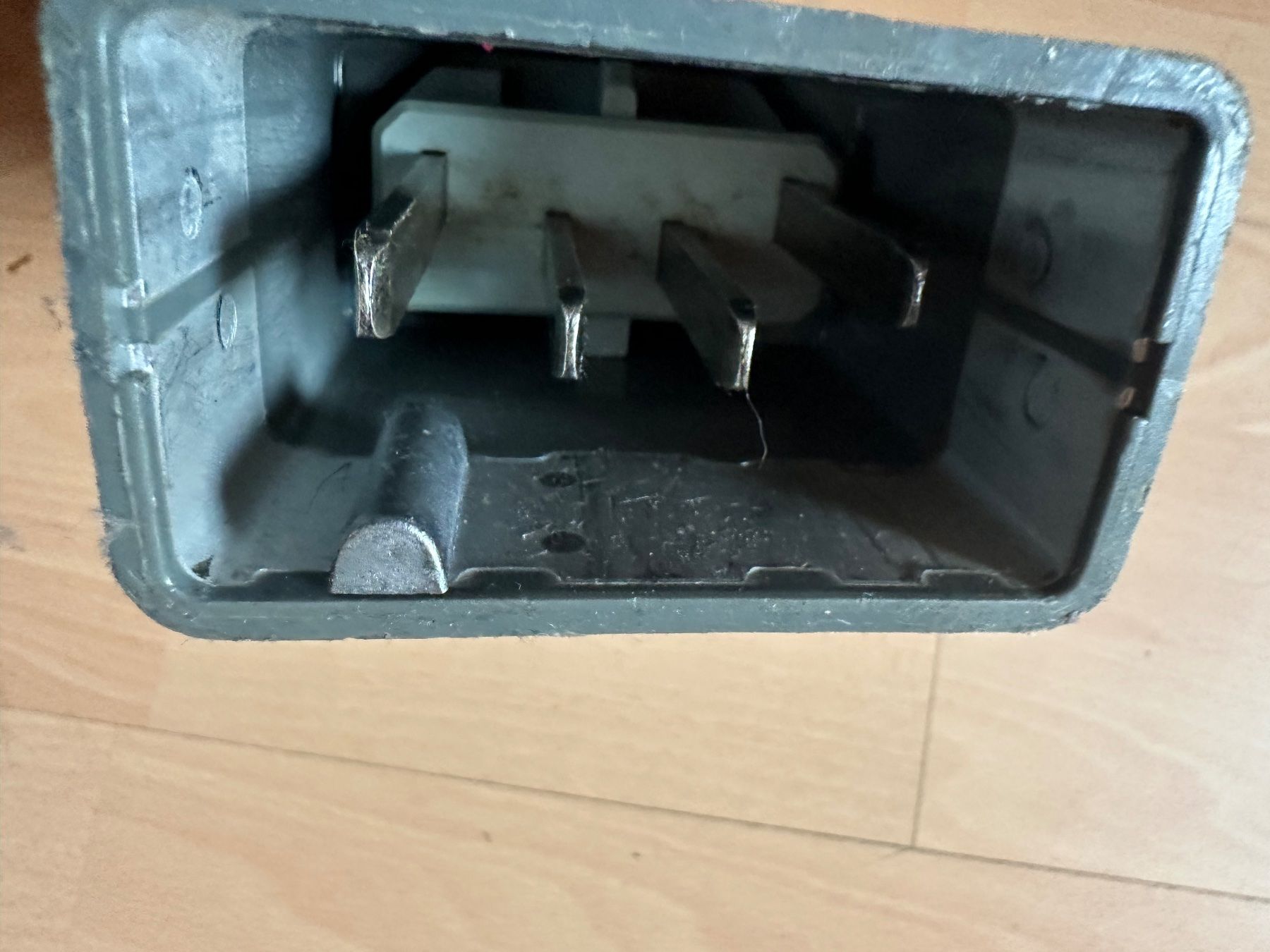 Spine: J 25/4 Polig Stecker CMC – Usato da Huttwil venduto da Bolpa 3