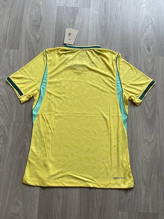 Leibchen & Hosen: Brasilien Trikot Neu – Gebraucht aus Biel/Bienne von Bolagol9 2