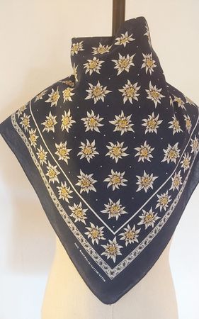 Baumwolltuch quadratisch Motiv Edelweiß  dunkelblau