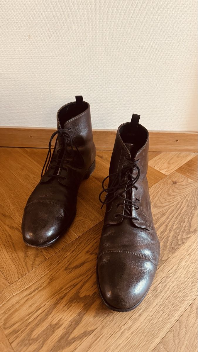 Prada Scarpe da uomo: Prada Lace Up Boots – Usato da Zürich venduto da koibito 1