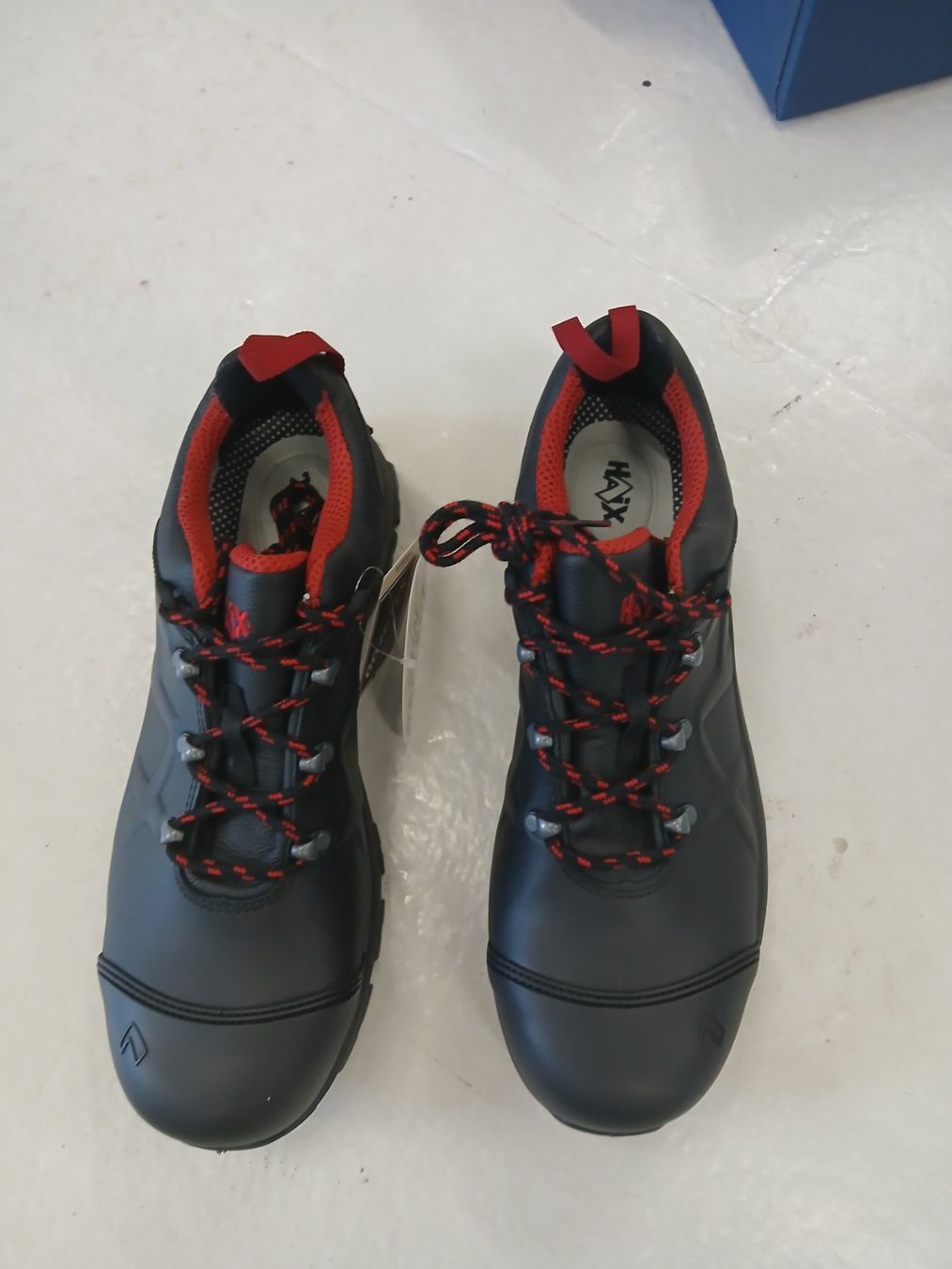 Haix Scarpe da uomo: Haix Sicherheitshalbschuh Black Eagle 54 low Gr.44 – Nuovo e nell'imballaggio originale da Reiden venduto da mja_2bsk 1