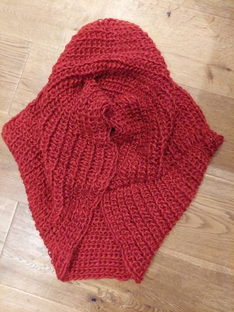 Warmer, roter Strickschal, Ideal für den Winter!