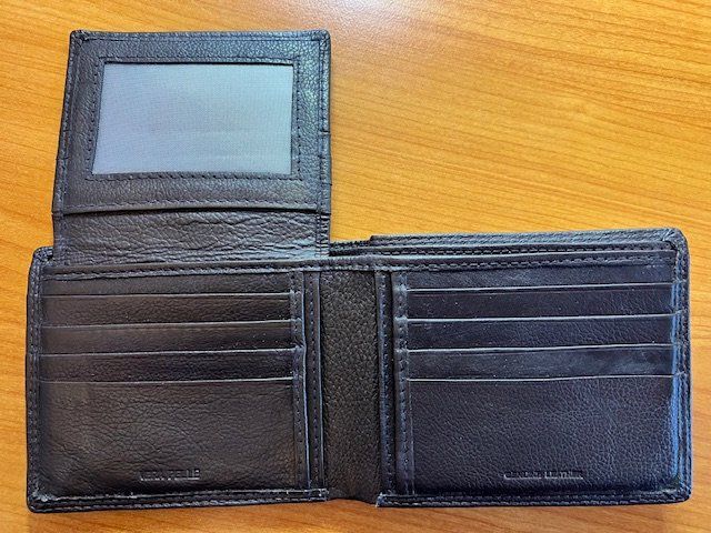 Portafogli: Neues braunes Portemonnaie – Nuovo (secondo la descrizione) da Untersiggenthal venduto da Kroth55