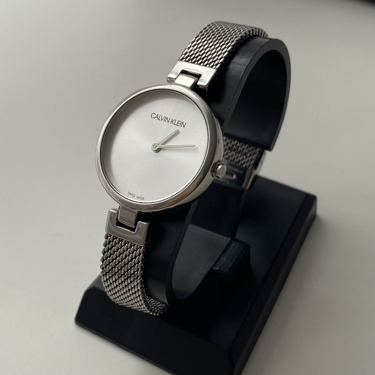 Calvin Klein Uhren: Calvin Klein Silberne Damen Armbanduhr – Neu (gemäss Beschreibung) aus Givisiez von dor_xb9k