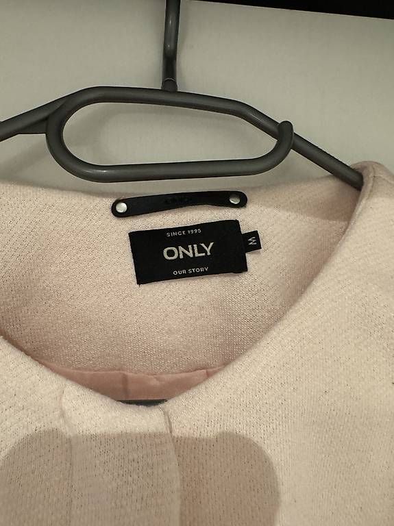 Cappotti: Only Mantel Gr. M – Usato da Sarnen venduto da Sejosa15 1