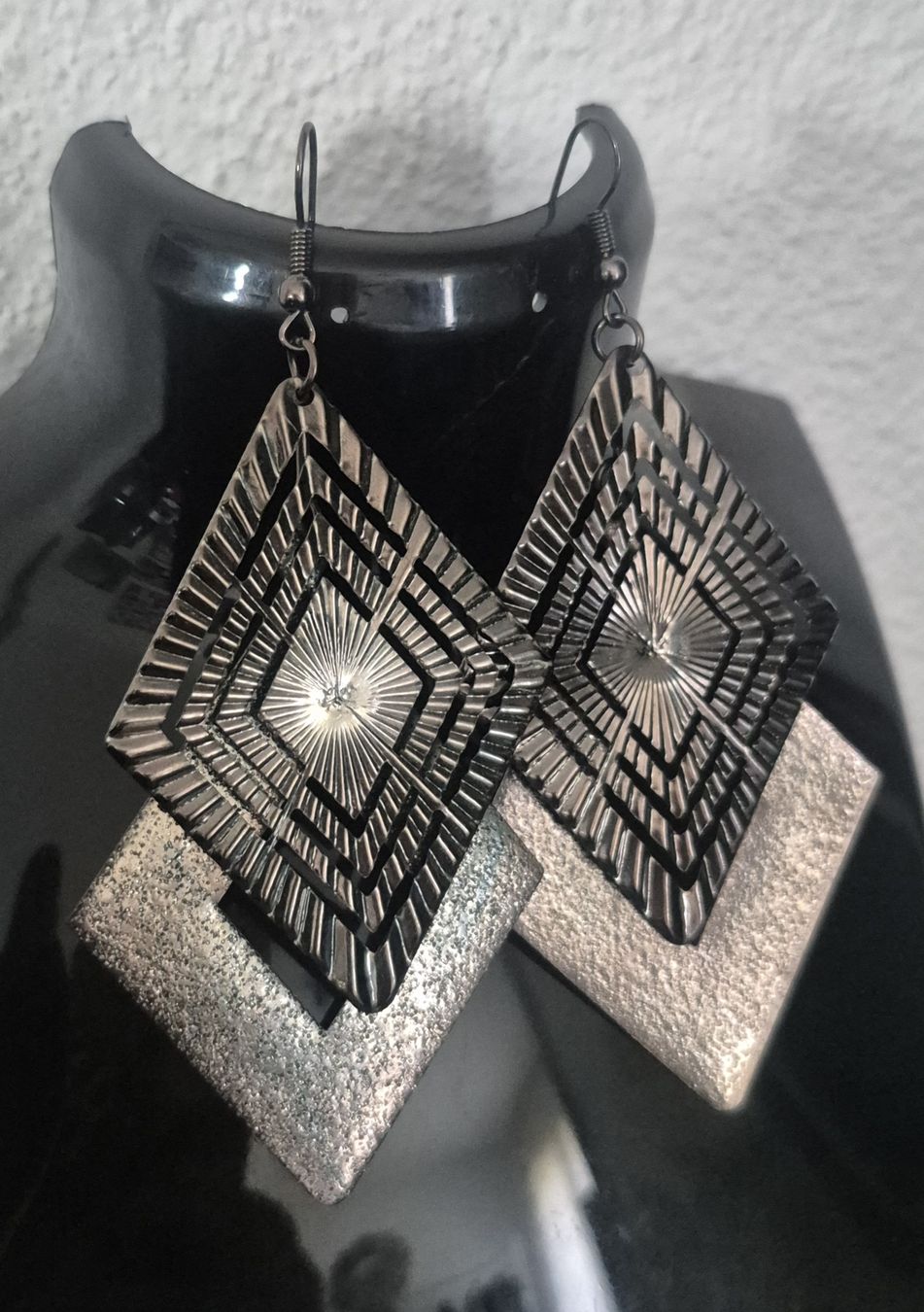 Boucles d'oreille: Orecchini pendenti color argento scuro con rombi – D'occasion à Giubiasco par Stefaniav 1