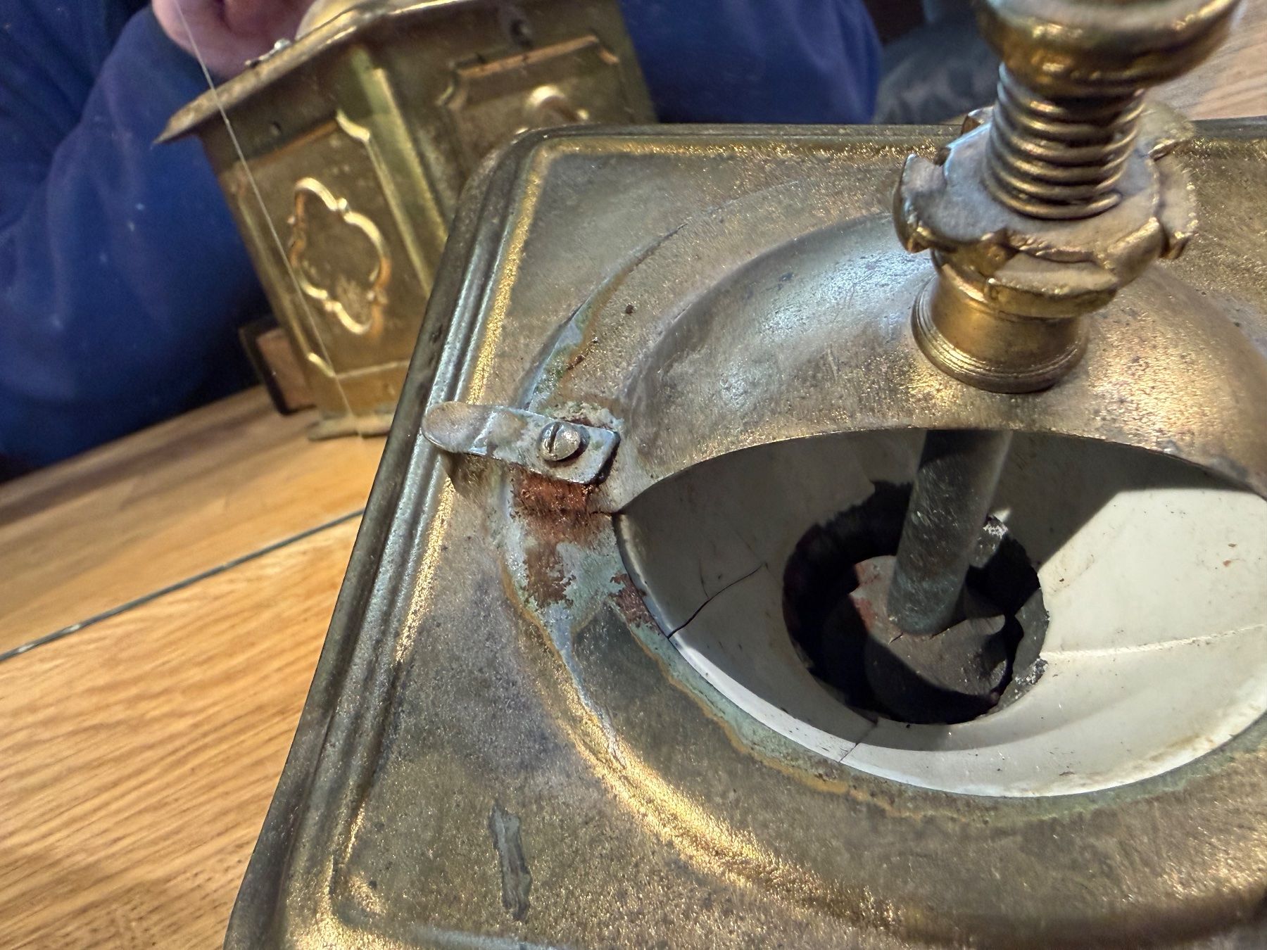 Macchine per caffè & Macchine per espresso: Antike Kaffeemühle Messingblech – Usato da Oberbussnang venduto da Mpm1 1