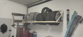 Rangements pour roues/pneus suspendu