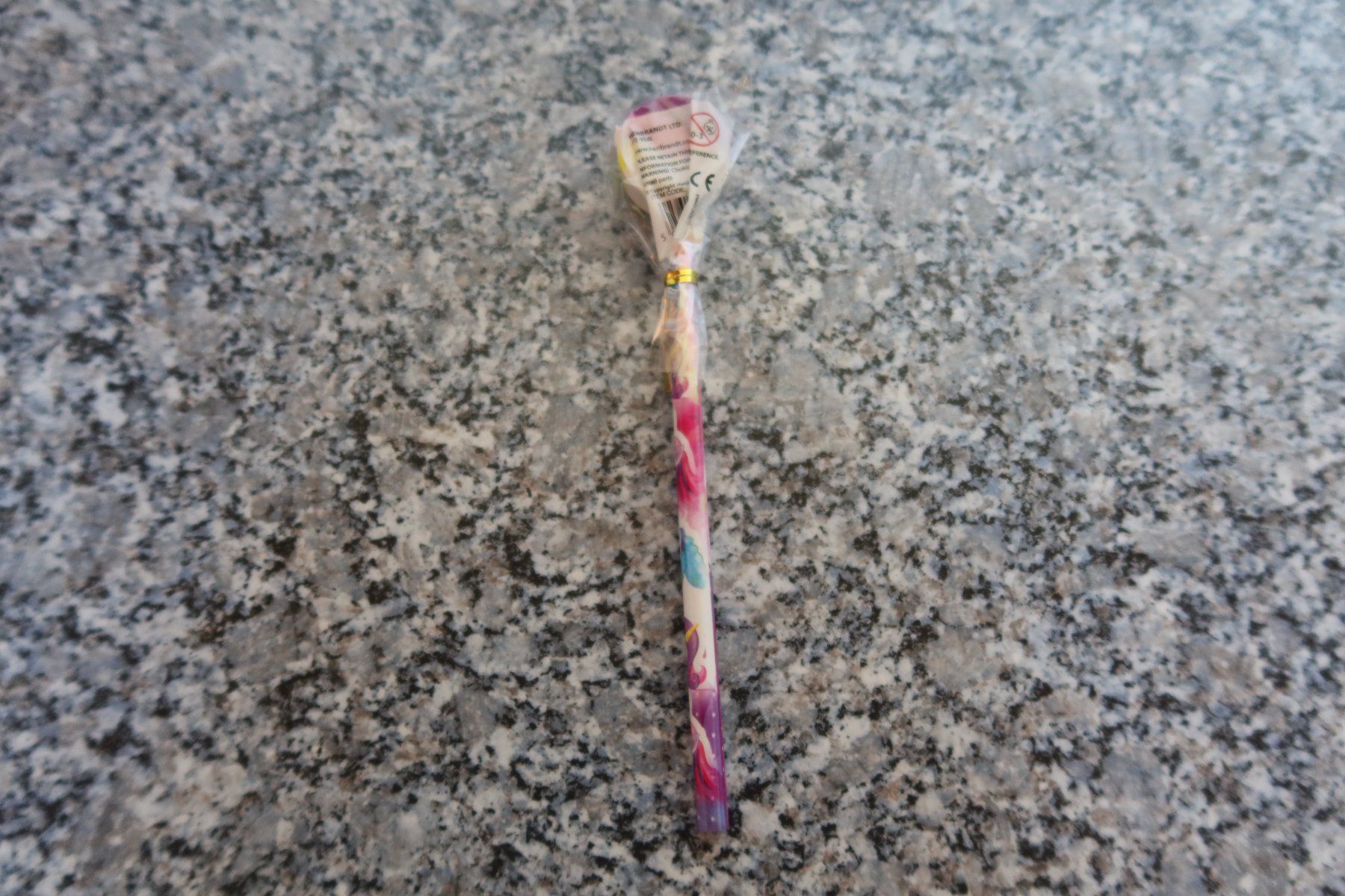 Crayons, crayons de couleur & craies: Bleistift mit Gummi – Neuf avec emballage d'origine à Täuffelen par Cindybussy