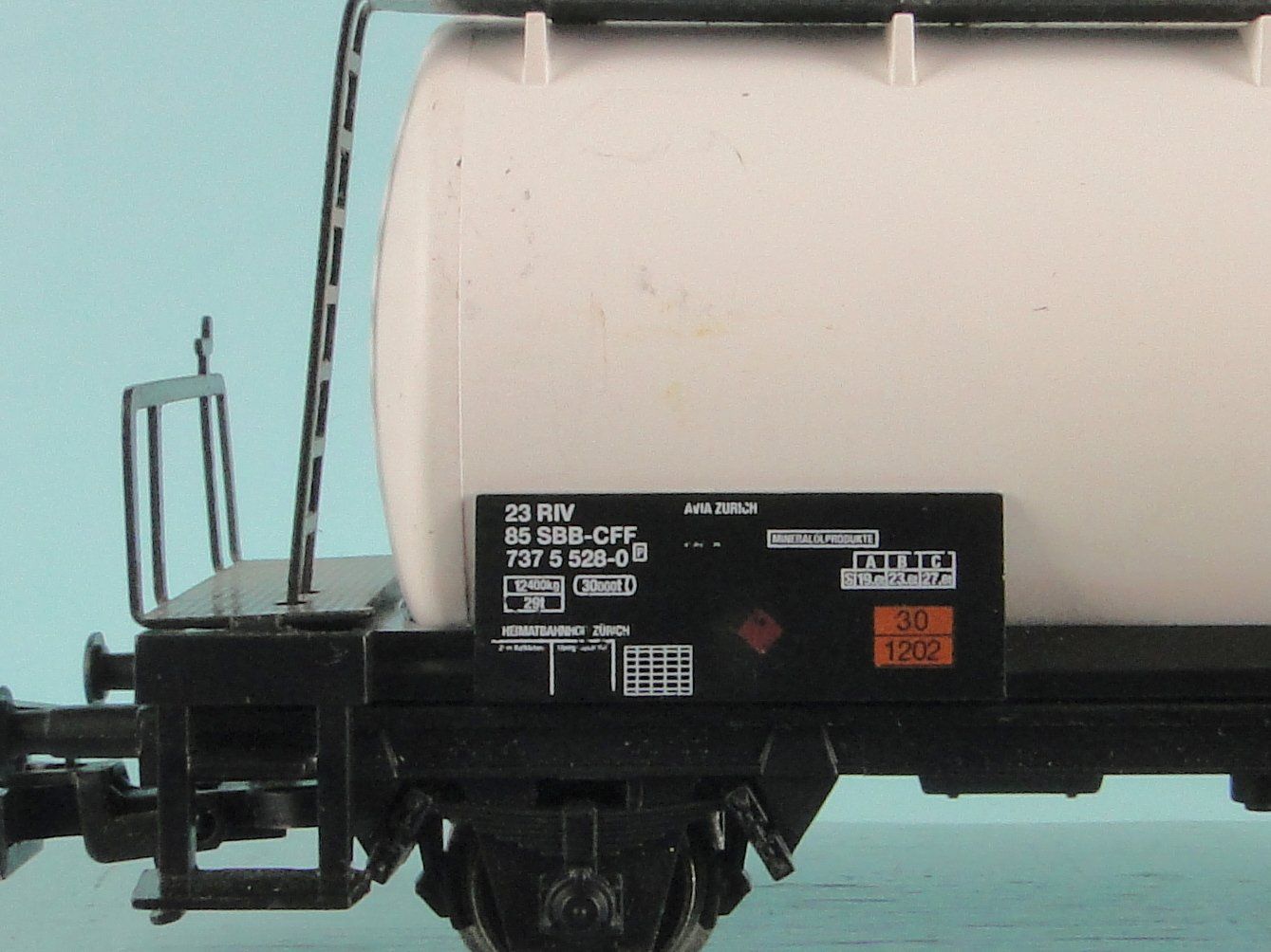 Märklin Modellini di ferrovie: Märklin H0 SBB AVIA Kesselwagen – Usato da Bülach venduto da cann11 5