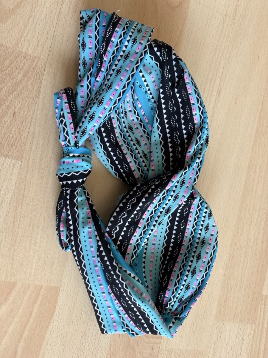 Maillots de bain & Bikinis: Bikini Set gemustert blau Grösse S – D'occasion à Müntschemier par Karola1986 2