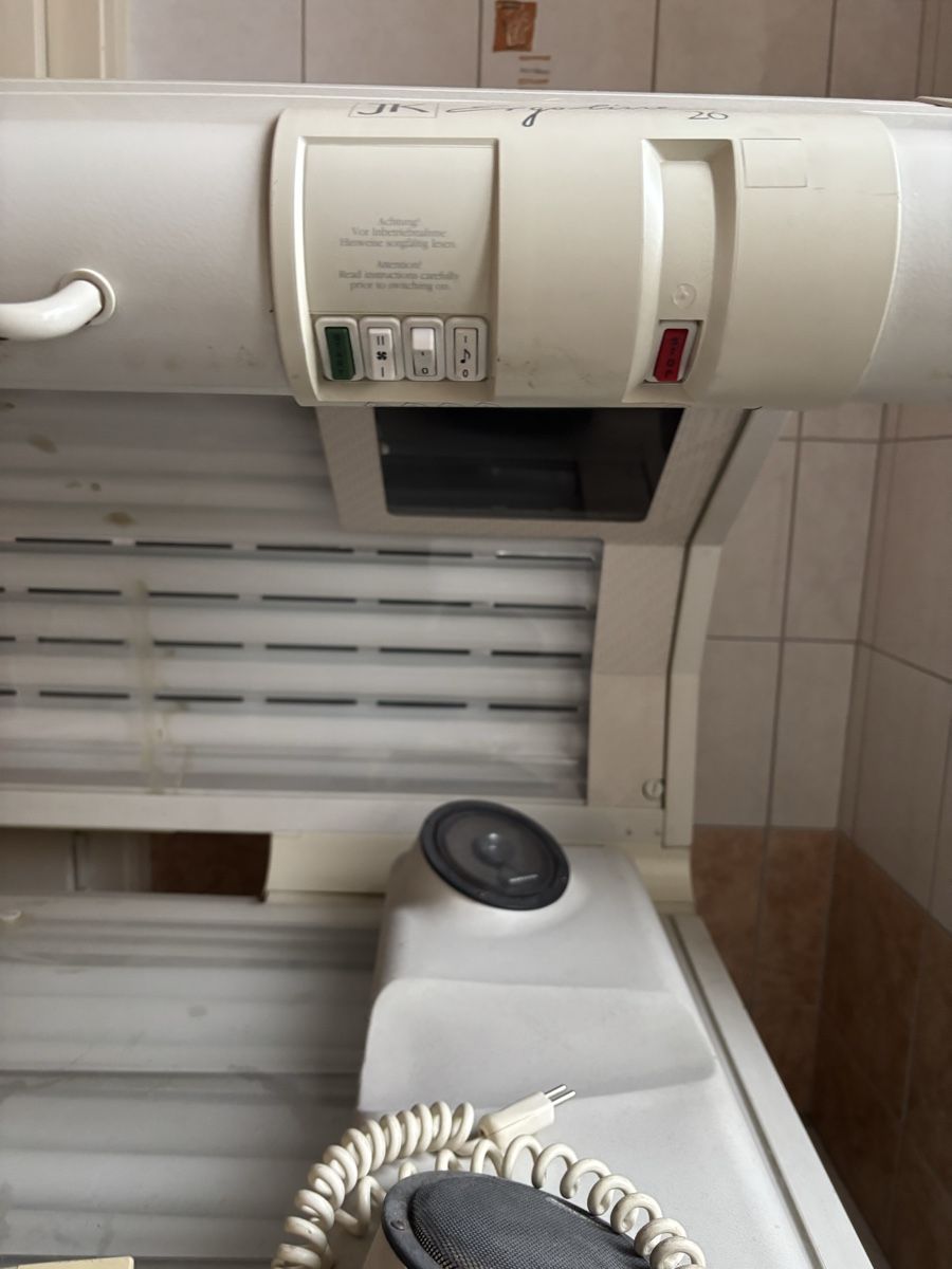 Solarium: Solarium – Défectueux à Les Brenets par moe_ym8r 2