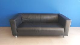 Schwarze Ledersofa verfügbar (IKEA)
