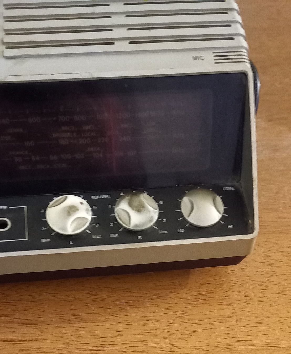 Radio: Intersonic soleil Clock Radio. 9fr Versand – Usato da Fahrweid venduto da SMILE.5 7