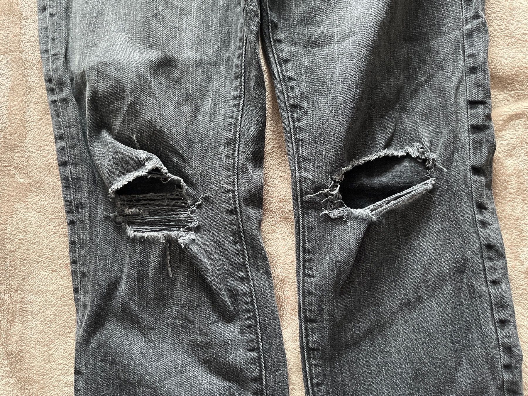H&M Pantaloni: Pantalon gris H&M – Usato da Le Locle venduto da Mayd_h 2