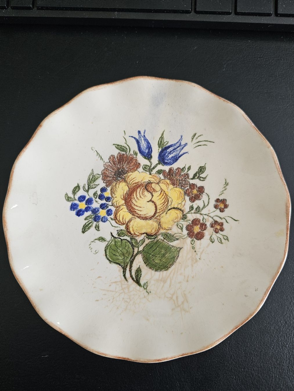 Piatti: Antiker Teller mit Blumenmuster – Usato da Sirnach venduto da pius062