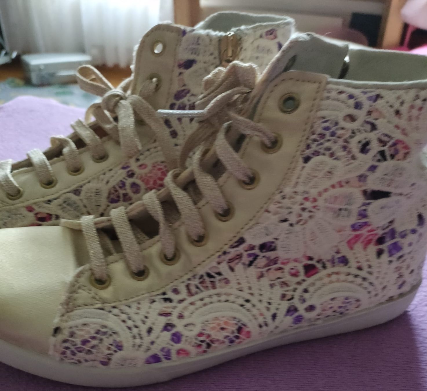 Scarpe da donna: Sneakers Gr. 38 – Usato da Luzern venduto da Luzern_Energy 1