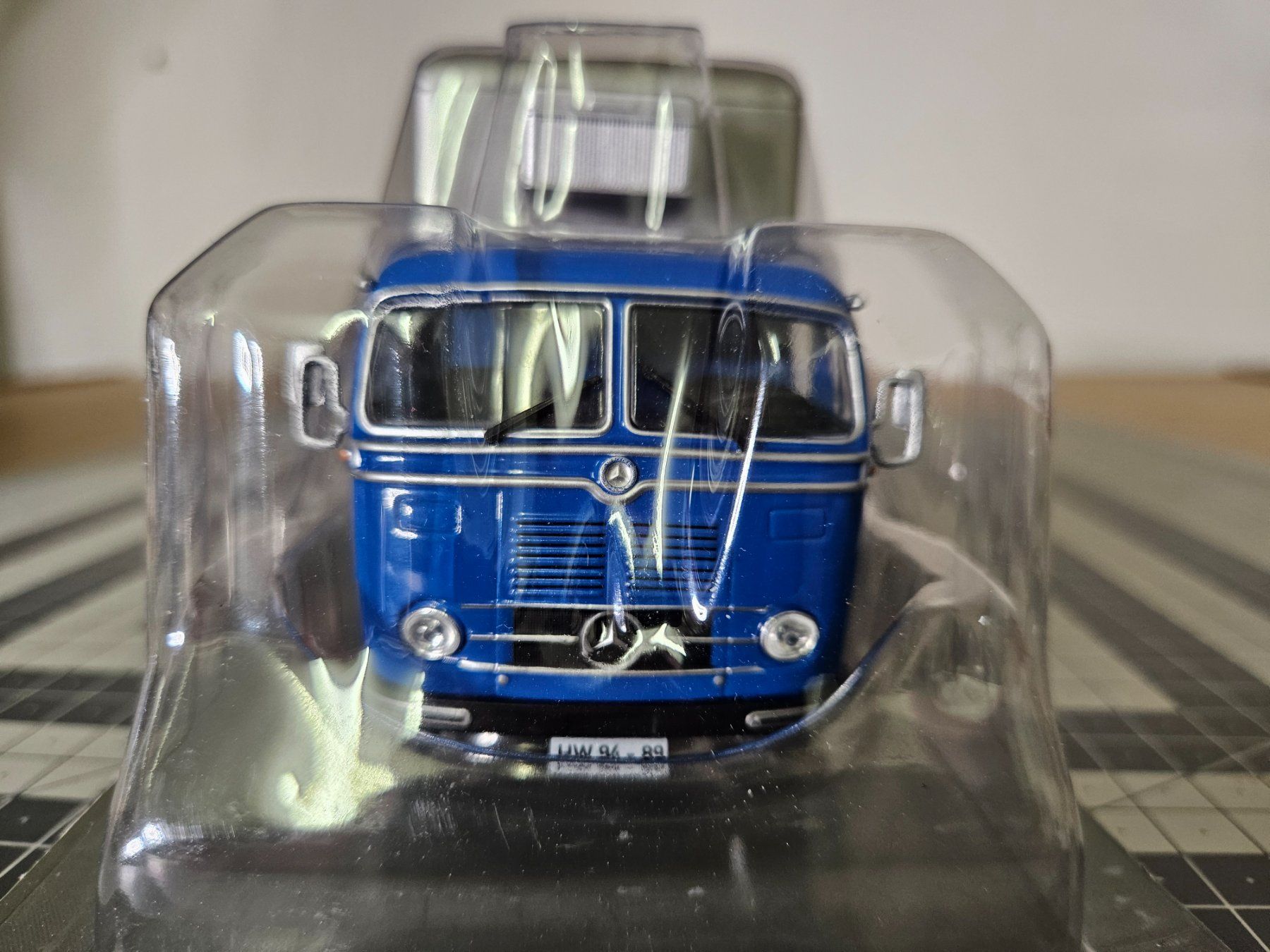 Mercedes-Benz Modellautos: Mercedes Benz  LP 334, 1:43 – Neu und originalverpackt aus Gockhausen von medved007