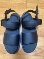 Schwarze Dr. Martens Sandalen - ideal für den Sommer!