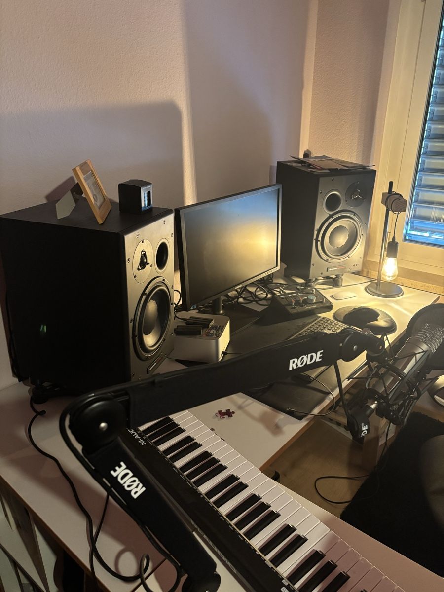Dynaudio Haut-parleurs: Dynaudio BM15A + IsoAcoustics Stative | Studio-Legende – D'occasion à Zürich par rad_9b9q 3