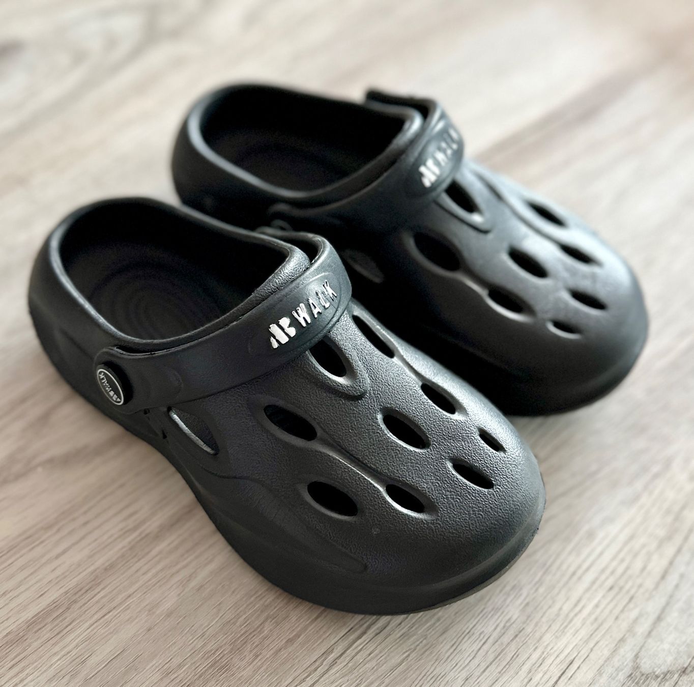 Scarpe per ragazzi: Gr 33 Clogs Sandalen Clog NEUW – Usato da Rickenbach b. Wil venduto da sunneschii_ 2