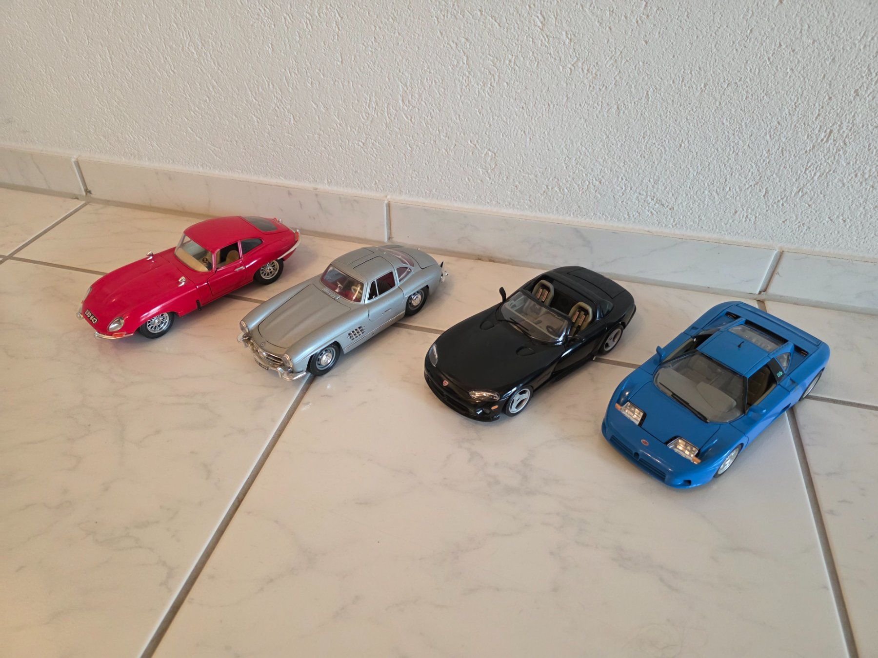 Bugatti Modellautos: Bburago Modelle (1:18) – Gebraucht aus Tagelswangen von rog_vv7y 2