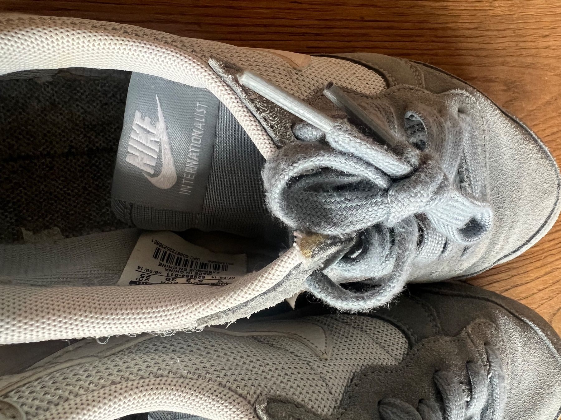 Nike Scarpe da donna: Grau Nike Damen Schuhe.. Gr. 39 – Usato da Uerikon venduto da Saffagirl 6
